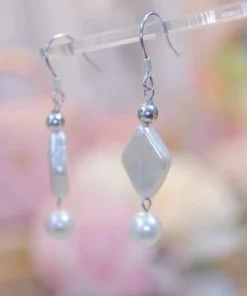 Sophisticated Bridesmaid Pearl Earrings with Rare Rhombus Design